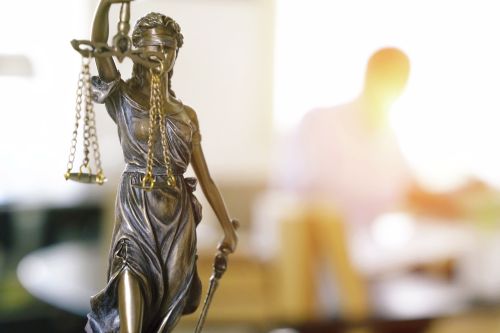 BAG-Urteil: Arbeitgeber kann Anwaltskosten des Betriebsrats nicht zurückfordern
