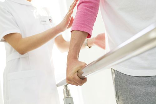 Mindestlöhne für Beschäftigte in der Pflege sollen steigen